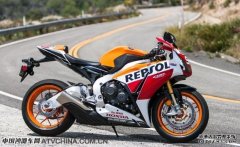 <b>大只500注册登录2015款本田CBR1000RR 跑摩</b>