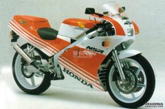 <b>大只500注册开户Arai推出HONDA NSR MC18限量版头盔</b>