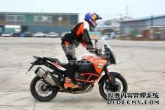 <b>大只500注册登录在摔车中成长 记KTM ADVENTURE高级培</b>