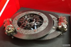 <b>大只500注册登录售价13万 赛道专用的Brembo刹车系</b>